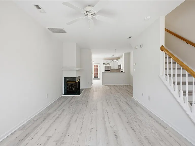 6928 Creft Cir — Photo 7