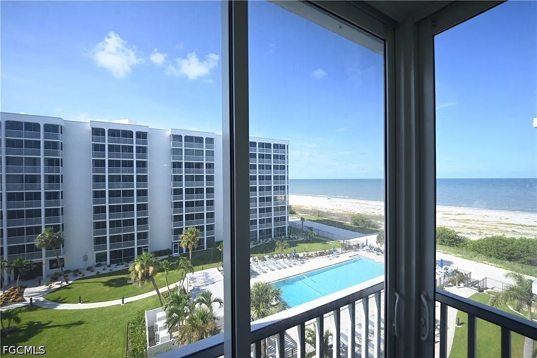 2 bed, 2.0 bath, 1252 sqft, $3,000 — Photo 1