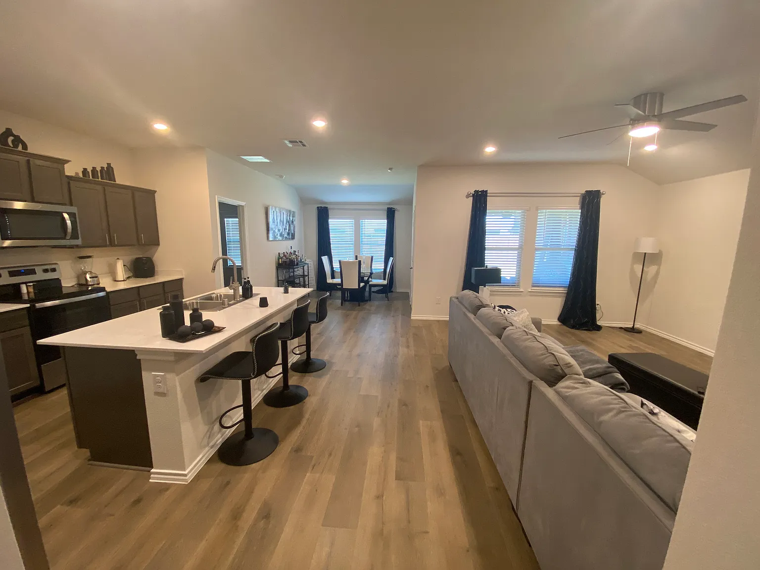 4 bed, 1791 sqft, $2,100 — Photo 4