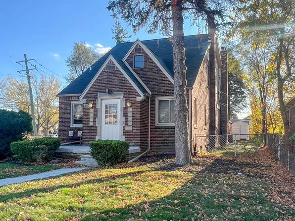 15744 Crescentwood Ave, Eastpointe, MI 48021