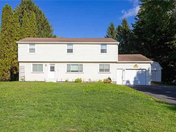 5716 Ontario Center Rd, Ontario, NY 14519