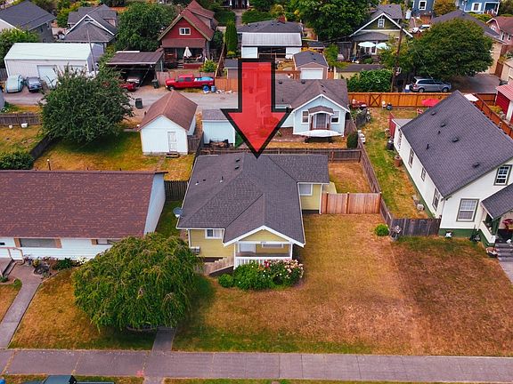 5th image of 2701 Leonard Dr, #A