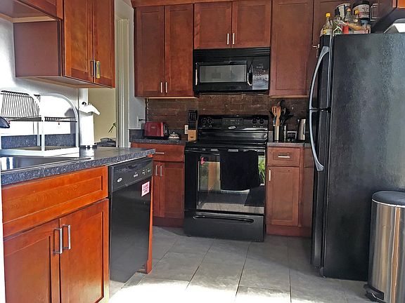 5th image of 4729 Franklin Blvd APT 5