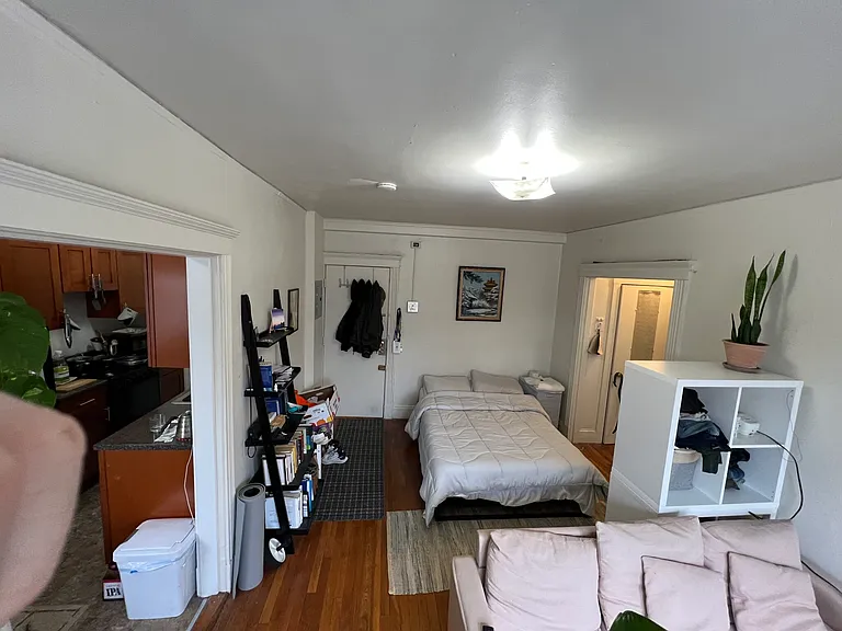 104 Queensberry St #10 — Photo 5