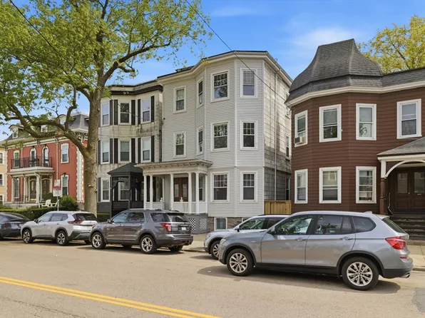 897 E Broadway, South Boston, MA 02127