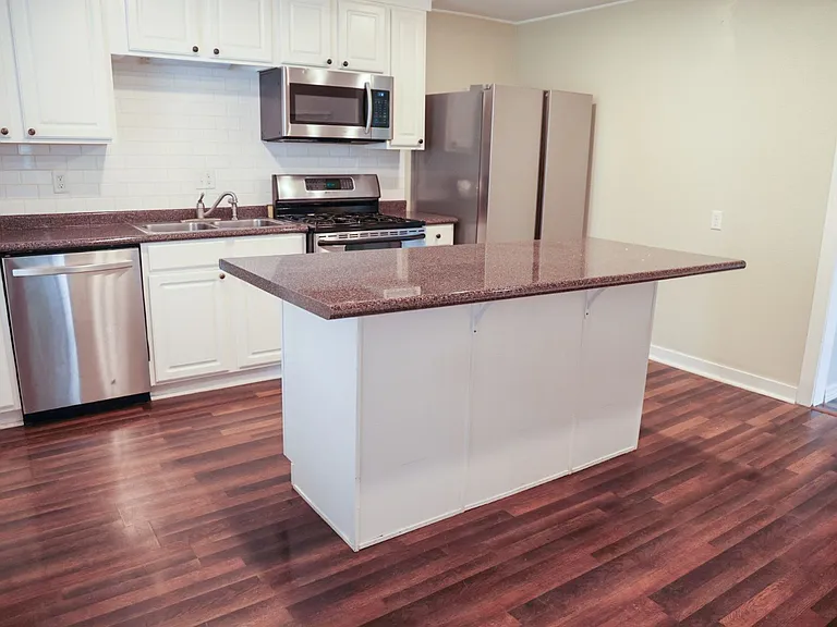 435 Ballard Ave — Photo 6