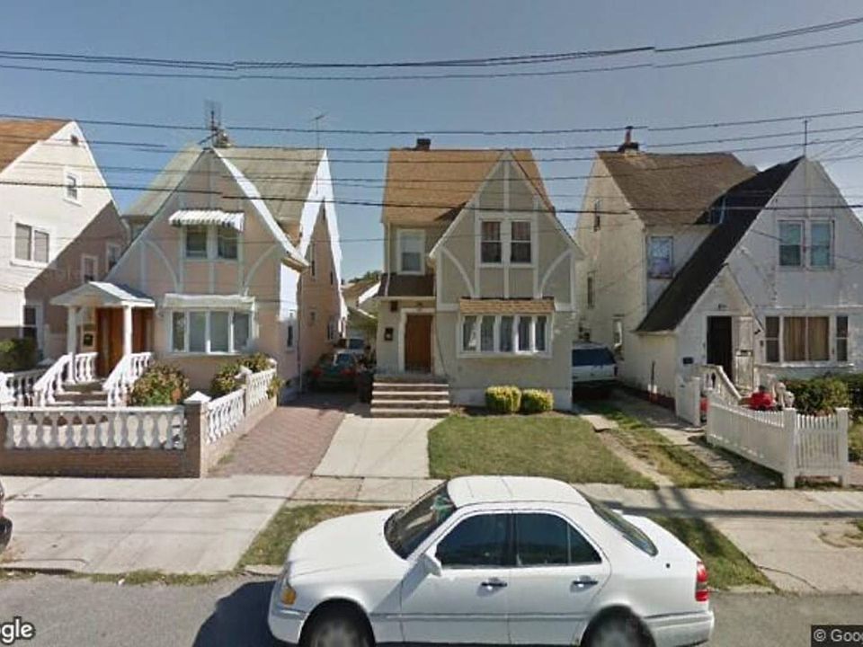 1st image of 18506 Murdock Ave
