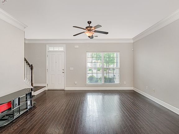 5th image of 743 Westcott Ln