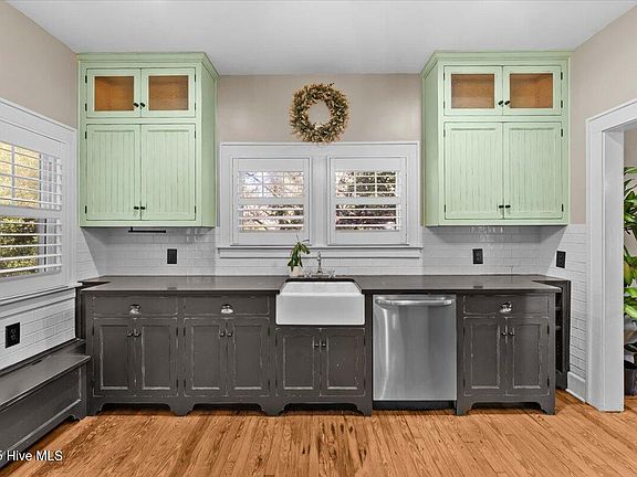 4th image of 440 Kensington Road