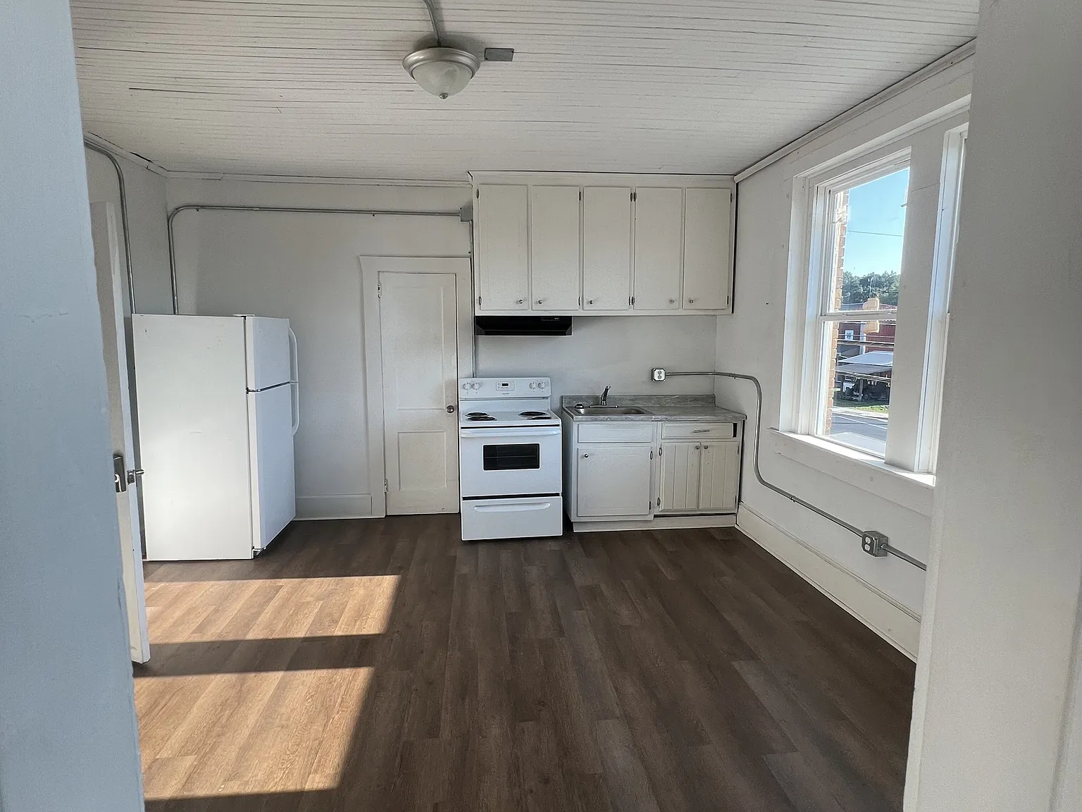 Ratliff on Main Apartments - 8 — Photo 4