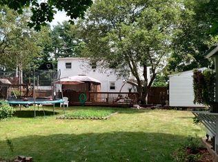 39 Arnold Rd, Coventry, RI 02816