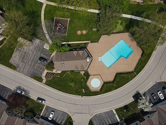 4th image of 277 Stonehill Ln Unit D2
