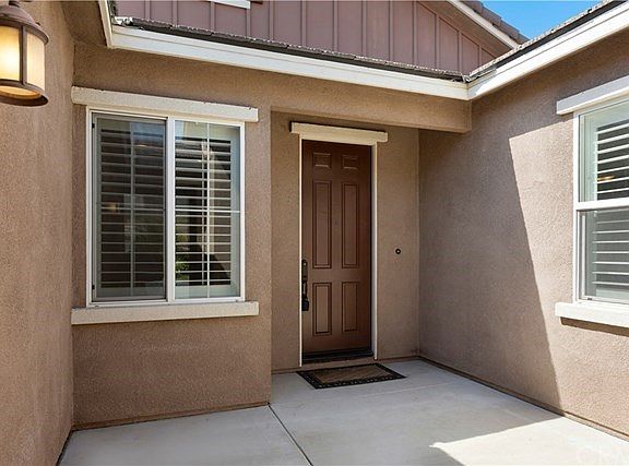 Inviting courtyard entryway