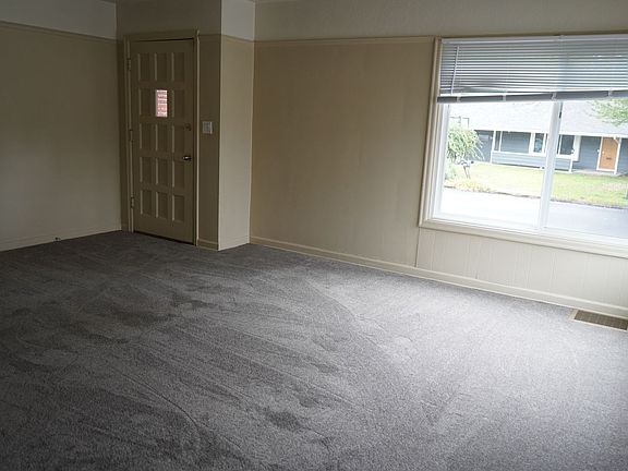 2nd image of 614 Beech St #614