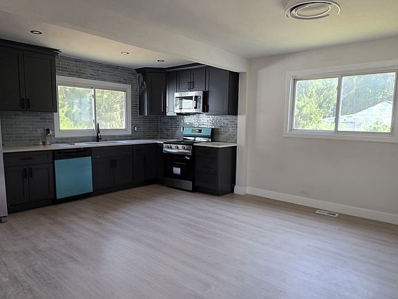 2nd image of 301 N Genoa Ave