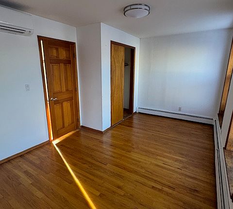 4th image of 428 10th St APT 3