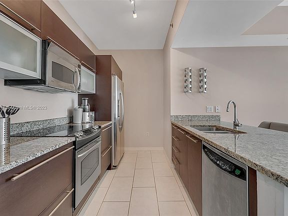 2nd image of 950 Brickell Bay Dr APT 1801