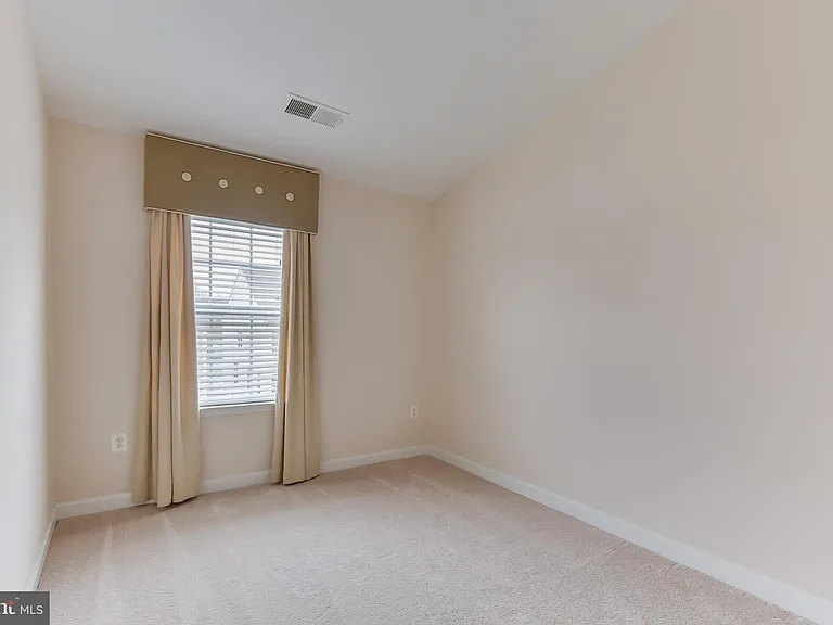 1008 Hampton St — Photo 15