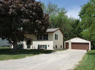 4175 North Ave, Waterloo, IA 50702