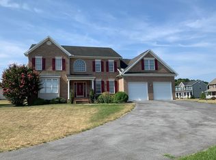 18903 Island Dr, Hagerstown, MD 21742