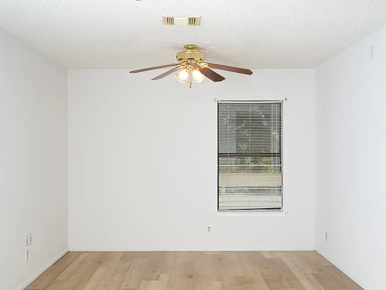 8011 Sunshine Trail Dr — Photo 49