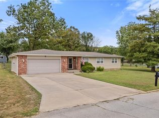 1412 Catalina St, Coffeyville, KS 67337