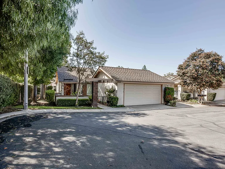 1062 Marina Dr — Photo 24