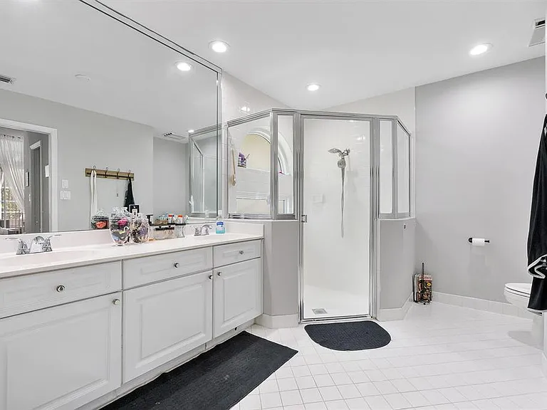 5431 NW 109th Ln — Photo 28