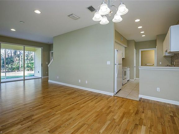 4th image of 9746 Glen Heron Dr