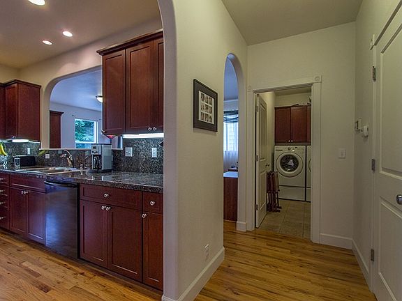 4th image of 4414 Cedar St