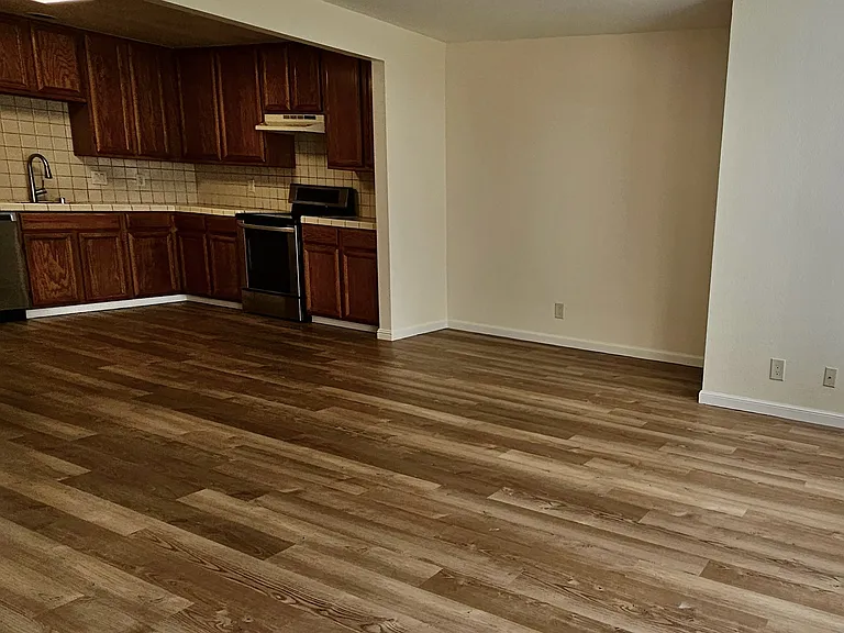 2310 Taraval St #2 — Photo 8
