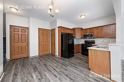 3301 N 103rd Pl Photo 1