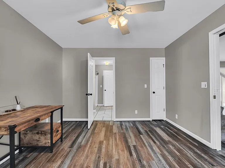 62 Eastgate Cir — Photo 9