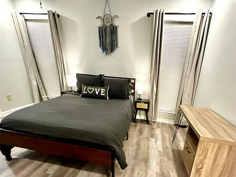 1701 Lynx Cir — Photo 14