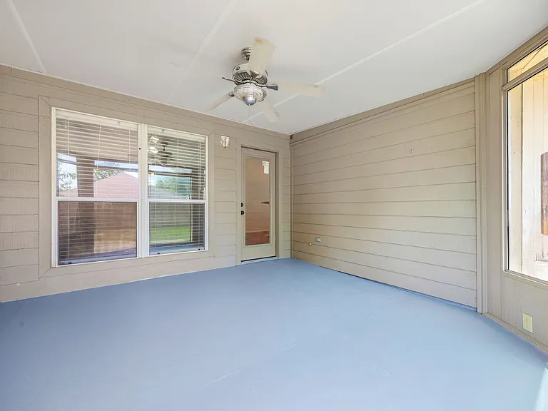 9313 Norfolk Ln — Photo 18