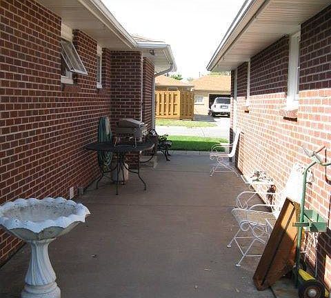 3rd image of 1901 Highland Ave