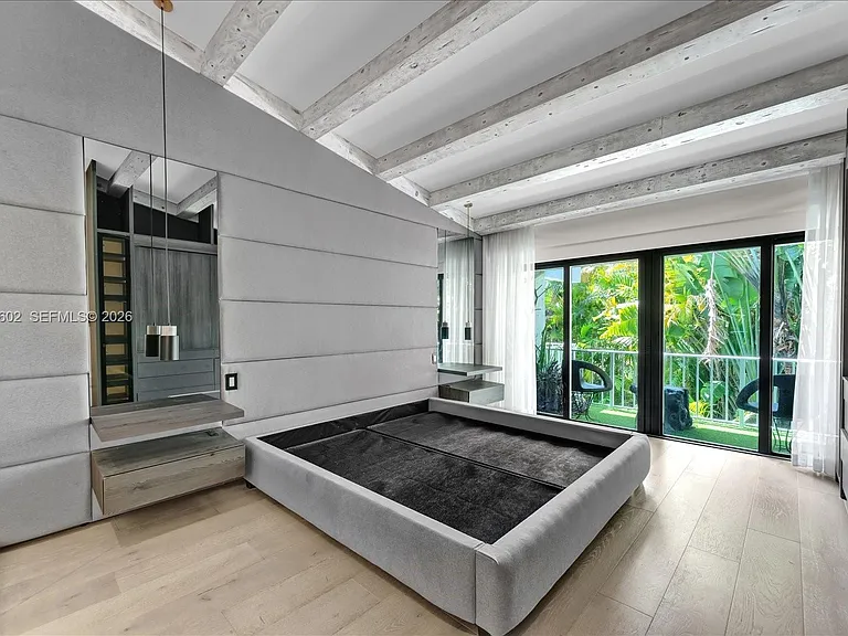 6011 N Bayshore Dr #8-D — Photo 13