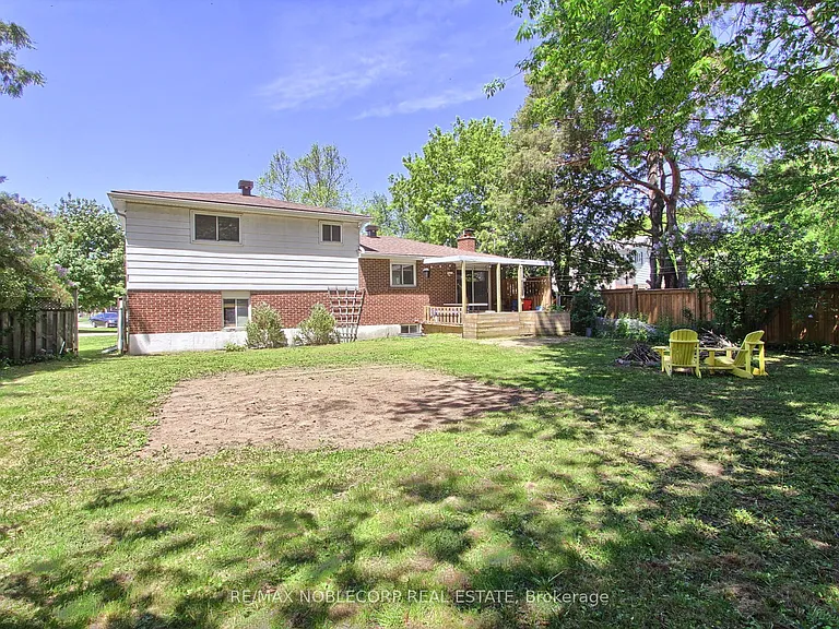 17 Larkdale Cres — Photo 43