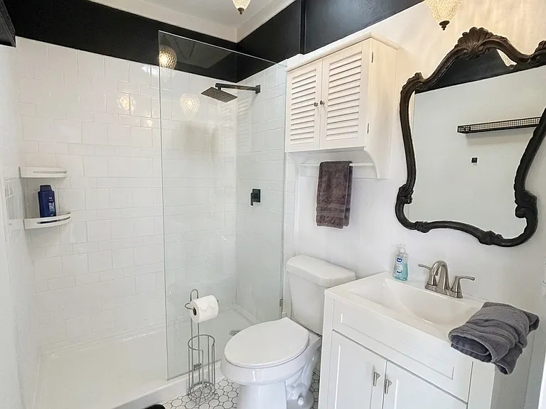 419 N F St #1/2 — Photo 6