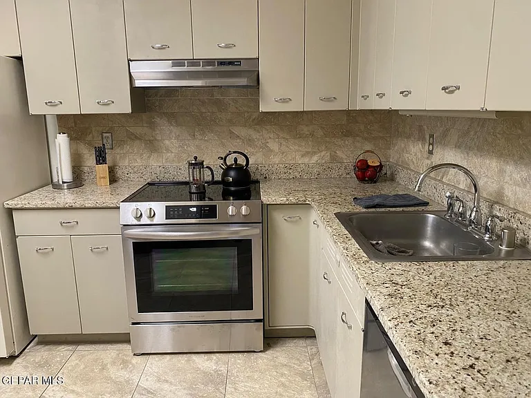 1800 N Stanton St #908 — Photo 6