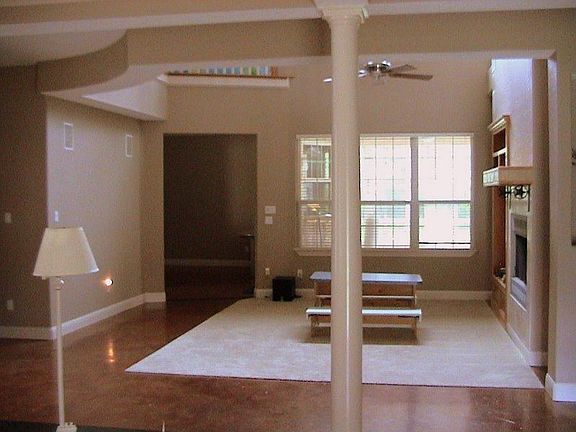 5th image of 27210 Doverbrook Dr
