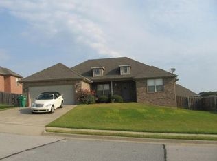 521 Coopers Farm Rd, Centerton, AR 72719