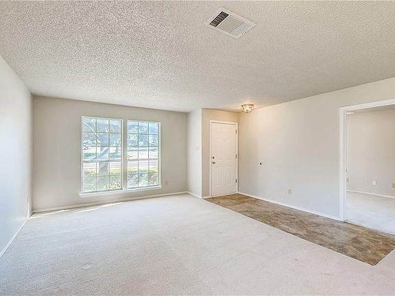5th image of 1303 Cedar Brook Dr