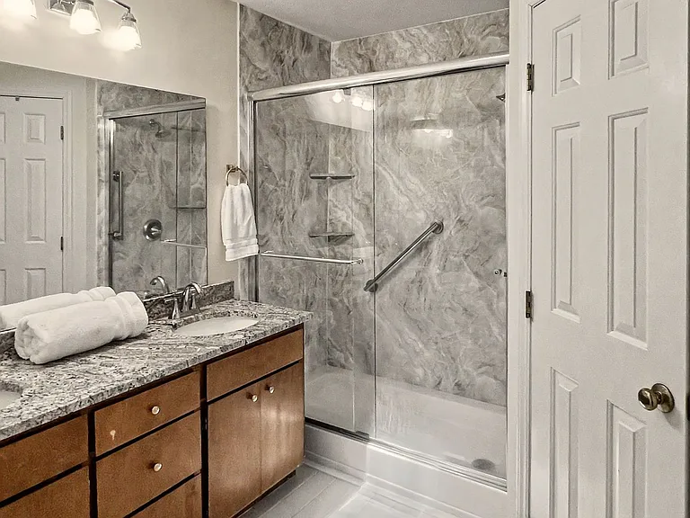 1101 Esher Ct — Photo 18