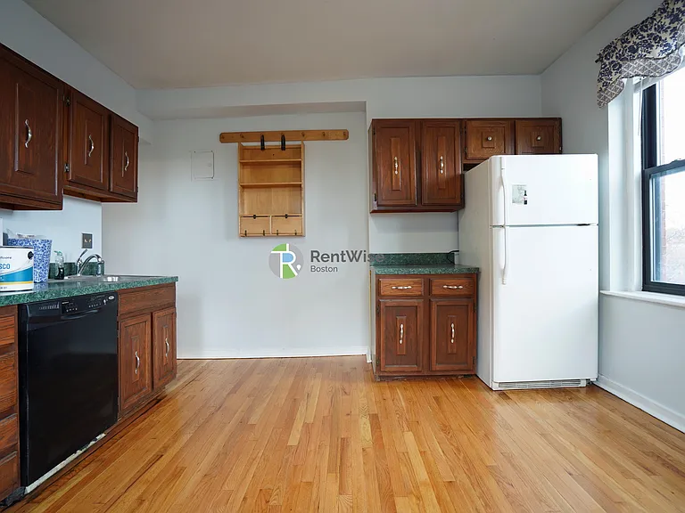 1400 Commonwealth Ave #15 — Photo 12