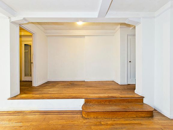 4th image of 160 7th Ave #314