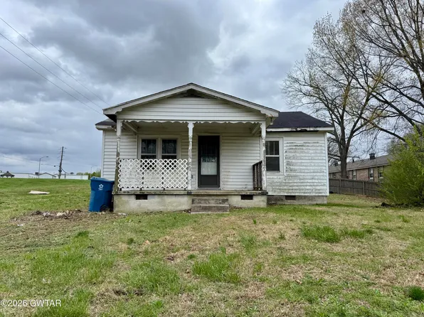 702 Gibson Rd, Trenton, TN 38382