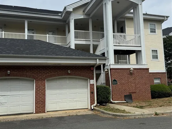 8923 Meadow Vista Rd, Charlotte, NC 28213