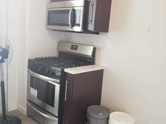 4th image of 428 E 22nd St APT 5EE