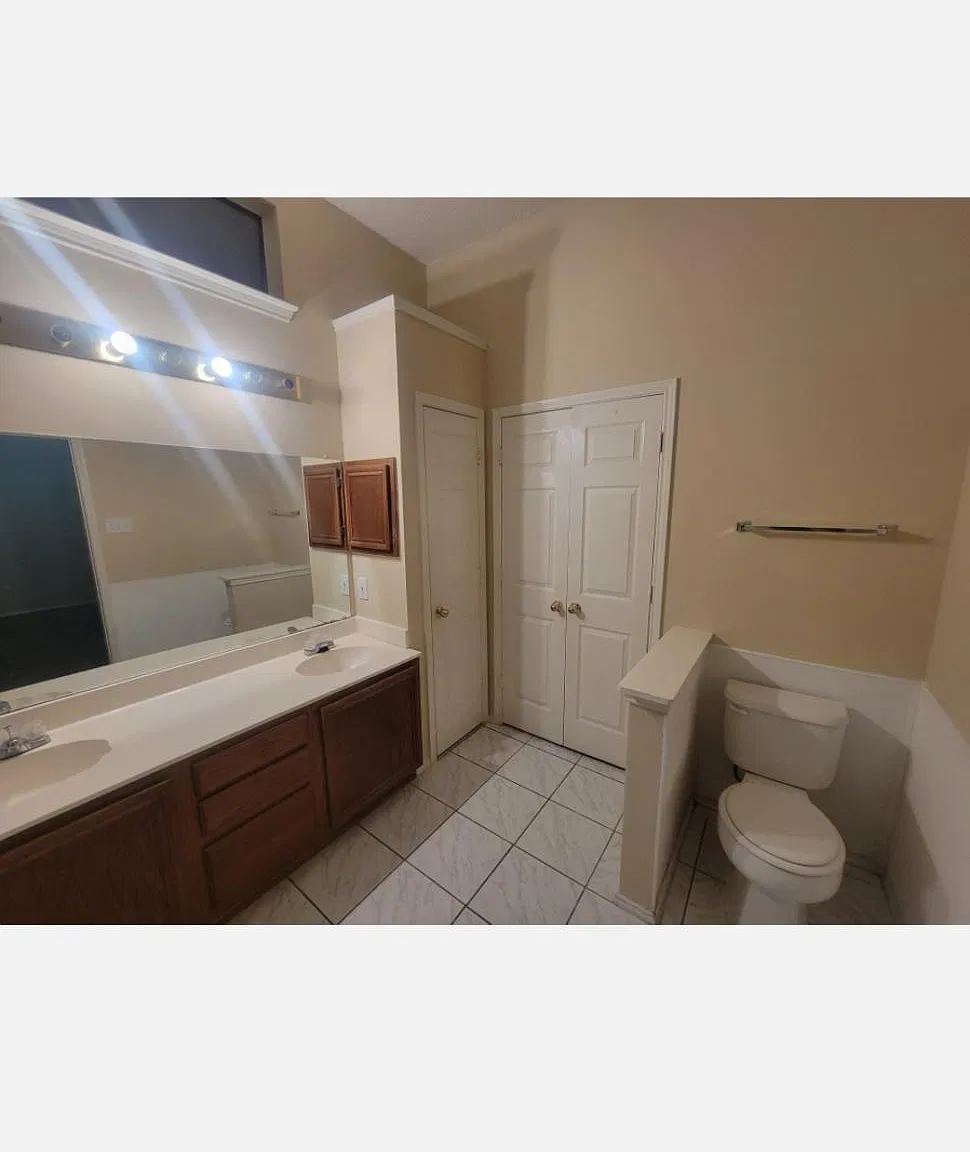 910 Winterwood Ct — Photo 1